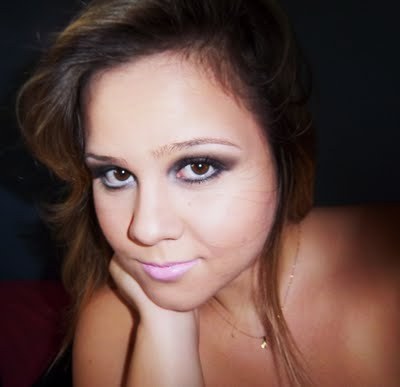 LibelaMakeUp's profile picture. Aline Ísis de Oliveira (@alineioliveira), Natalense, 22 anos, pisciana do dia 20 de março, futura cirurgiã-dentista e apaixonada por maquiagens, moda e beleza.