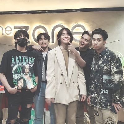 A human. Mostly rts.
Fan account for @SB19Official @BTS_twt #Introvert #SilentFan
I stan these groups since 2019 😽🐔
