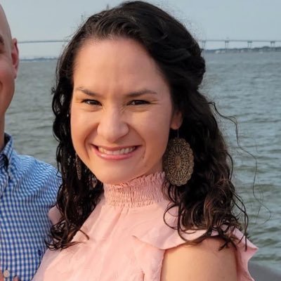 OB/Gyn👩🏻‍⚕️, firefighter 👨‍🚒 wife, dog and cat mom 🐶 🐶 🐱 🐱, gardener 👩🏻‍🌾, ✝️