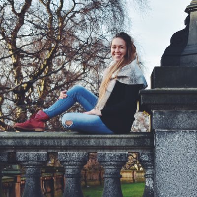 Chief Editor @TheSelkieUK 📚 | Prose Editor @lumierereview💡| @EdinburghUni grad 🎓 | she/her