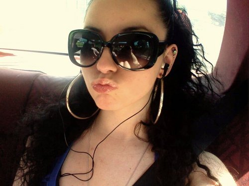 Robynbytch's profile picture. I'm usually sitting in the corner tryna put it together.....