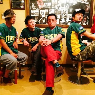 関西PUNK→REBEL★ACTION[大阪]PISTOLSHOUTS[奈良]武装衝突[神戸]のSTAFF/MG及びFUNGUS汚染[関西支部長]並びに伝説出落ちバンド[北條]vo担当。休日は阪神甲子園球場出没 プロレスはパワーよりもルチャドール派 死語と昭和を好むナウでヤングな元こニャン子CLUB会員 スベル関西人。