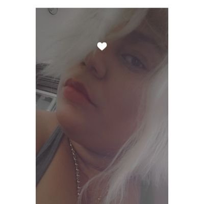 JissetteDescha1's profile picture. 