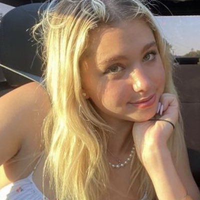 sadsfairy's profile picture. 