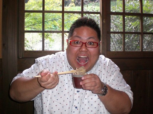 futorigimi's profile picture. 結婚式の司会やMC、イベントオーガナイズもやっている、楽しいことプランナーです。。よく大名や薬院近辺をウロチョロしております。 どうも彼女はいないらしい。福岡のクラブイベントやライブイベントに数多く出没中です。