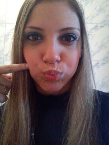 Ang_little's profile picture. 