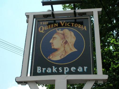 The Queen Victoria is a traditional pub situated in the village of Hare Hatch in Berkshire, right in the heart of the beautiful Thames Valley.