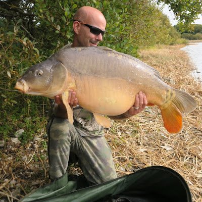 Former British record holder for boat caught Blonde Ray
Countless Of Records locally
A true specimen angler
A professional Boatbuilder
Will give out tips...