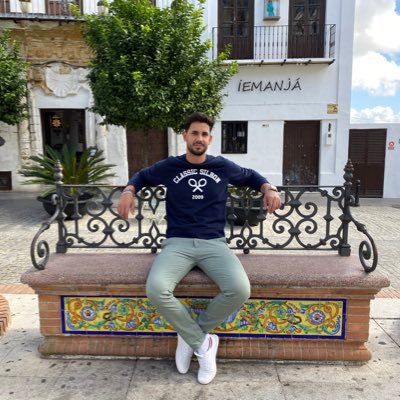 English Teacher 👨🏻‍🏫🇬🇧! BELIEVE strongly in yourself.
