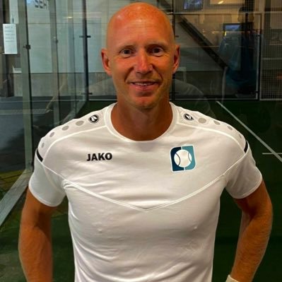 Social livsnjutare. Sport, trav, poker, spel i alla former, golf, fotbollstränare, padeltränare, resa o leva livet. Följer fotbollslandslaget på plats ⚽️.