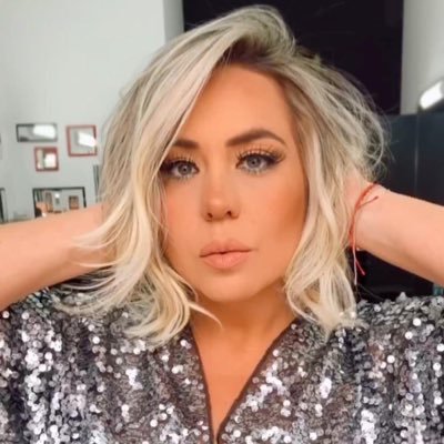 rominalopez02's profile picture. No cambié solo aprendí, y aprender no es cambiar, es crecer.