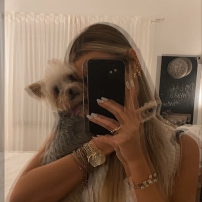 mariana_borrero's profile picture. 