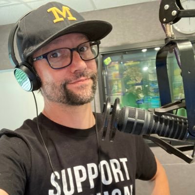 He/Him Radio Host @annarbors107one #TreeTownSound 6PM SUN @SonicLunch | @AFCAnnArbor | @bankofannarbor #RALLYHALL @WeAreInSpacePod PDGA #27349 💙💛 🐈‍⬛🐈