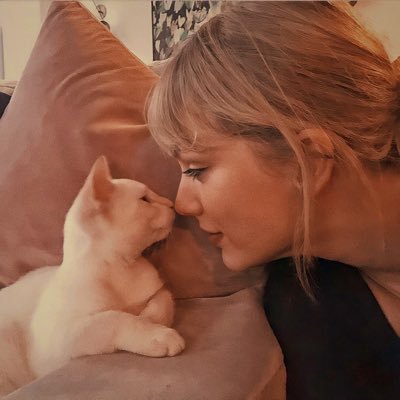 these are the hands of fate, you’re my achilles heel. ✫*゚・゚。.☆ swiftie!! 19, she/her ☆.*。・゚✫