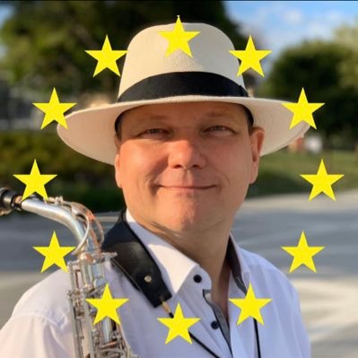 intrapreneur, networker, catalyst, founder @outconnectorg, fan of @dinerenblancint playing solo saxophone, developing Apps @outsystems, @DBSystel ambassador