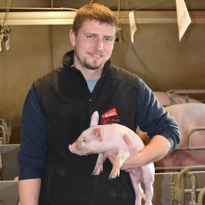 Éleveur porcin 🐷, vente directe à la Ferme du Bois Verin 🥓
Président @jeunesagri08 👨‍🌾