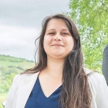 Conseillère régionale écologiste en AURA 🌿élue EELV à Aurillac 🐣 
Amoureuse de son coin de 🏔️ #Cantal 💚
https://t.co/5pC3kAlAm4