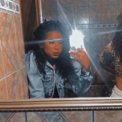 AnaJulia_pxt21's profile picture. maju 👑