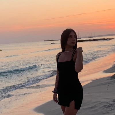 SaraBlackDaisy's profile picture. 💔🥀 en construcción