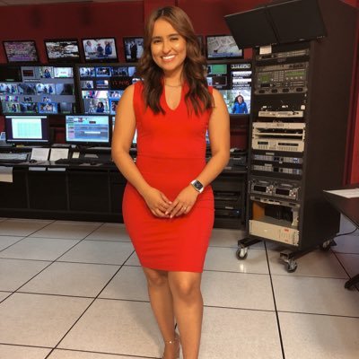 News Anchor/Reporter for #telemundo23 | @UOSOJC ‘20🦆 |@ducktvnews Alum| Bilingual Journalist | Proud Latina community member 🇨🇴 | she/her | UO rugby Alum