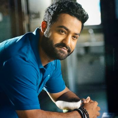 బాతికినంత కలాం @tarak9999 అన్నా డై హార్డ్ ఫ్యాన్ గనే బాతుకుతా. 💪💪
#KomaramBheemNTR #RRRmovie #NTR30 #NTR31 #manofmasserNTR