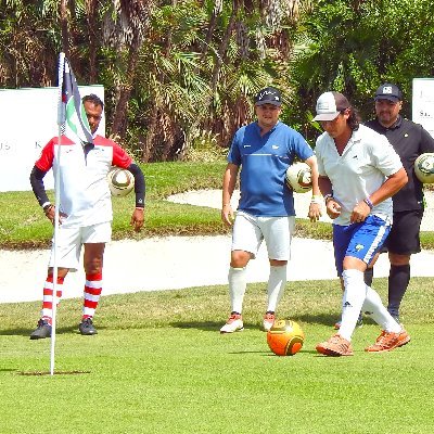 Ex Futbolista (nuevamente) y Footgolfista profesional. LATERAL DERECHO de los buenos, Mánager Deportivo. Papá de Benja.
 https://t.co/rZ7Ec61ypn