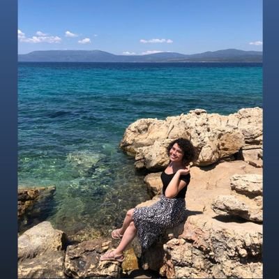 sezigen35's profile picture. Pau - UTL👩‍🎓
Adu - Master