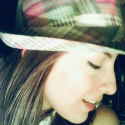 NeevyyArt's profile picture. Pintura al óleo e ilustración digital. #procreateappdrawing #ipadrocreate #digitalart #oilpainting