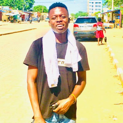 AkakpoDrew's profile picture. Le sourire😊😊🧡