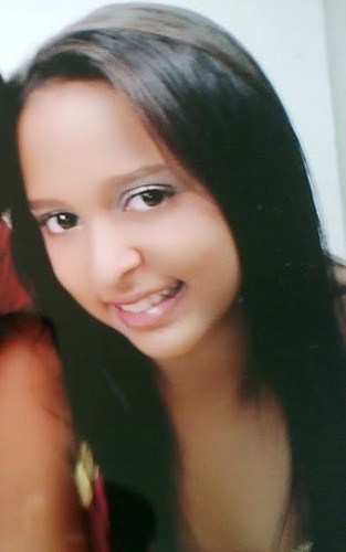 Tô me afastando de tudo que me atrasa, me engana, me segura e me retém. Tô me aproximando de tudo que me faz completo, me faz feliz e que me quer bem.