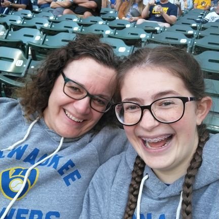 Mother-daughter duo hoping to see the Brewers in every major league ballpark :)
•
Twitter mostly run by @crewbrewcrew