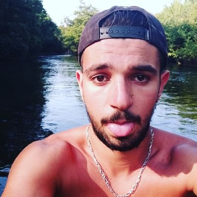 KcdqBistrot's profile picture. salut l'équipe ! je m'appelle Dorian j'ai 26 ans je joue a tous types de jeux tel que valorant , bdo, lol, lost ark
je commences le stream pour le fun !