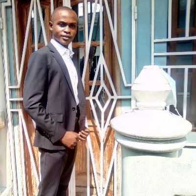 JE SUIS : ETUDIANT A LA FACULTÉ DE DROIT. ECRIVAIN, COMPOSITEUR CHRETIENS. PASTEUR PRINCIPAL DU. MMEAO.