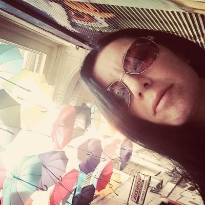 srebraa's profile picture. 