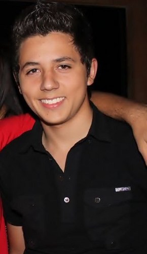 Leonino , Divertido, Louco e Terrorista .   Msn: quitoduarte@hotmail.com