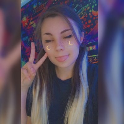 jaylynnwaffles's profile picture. 23🔥hippie artist stoner ✨MN🌲