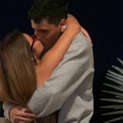 @badnakx 💍 … Um milhão de vezes, sou capaz de te dizer Todo amor do mundo, eu daria para você