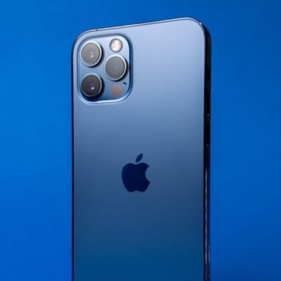 I'm iPhone 12 Pro, I have 5G. A14 Bionic. Ceramic Shield. LiDAR. Dolby Vision recording and more. 10x telephoto, stainless steel, 6GB of ram, 128GB of storage.