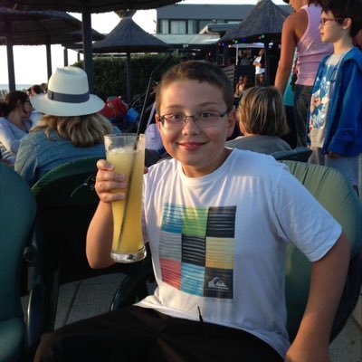 ZayNer_V0's profile picture. 📍Annecy | "Life doesn’t hear if you ask it to wait"