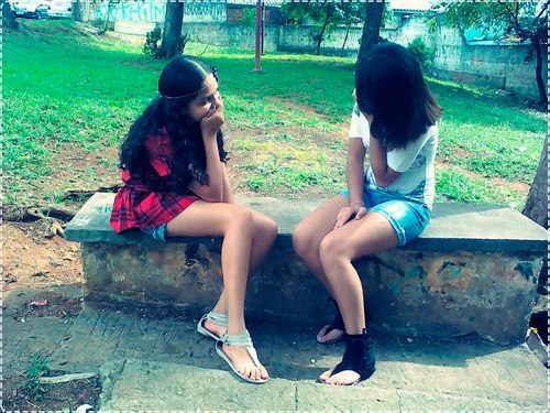14 anos ,virgiliana,engraçada ,ciumenta ,extrovertida,
carinhosa,chorona,
Belieber e palmerense.  (-my life @justinbieber