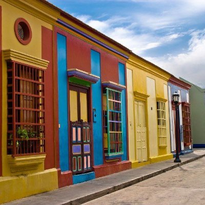 Pozón, pastelitos, guasacaca, gaita.