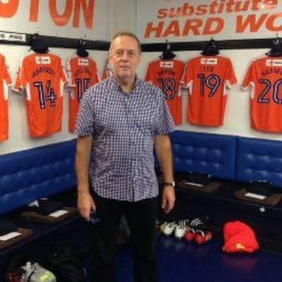 Luton/South Beds journalist for 54 years, previously known as @Coxchat. Strange mix of Luton Town FC, old pics, puns, pubs and music, mainly Jethro Tull.