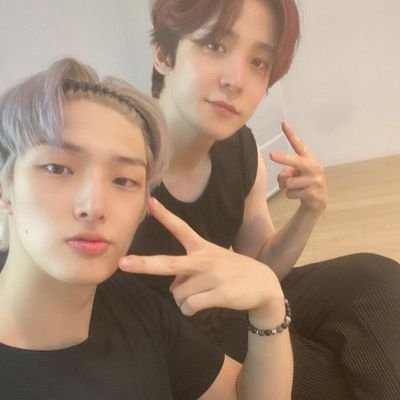 #YUNGI: we're her boyfriends ⢠she/her