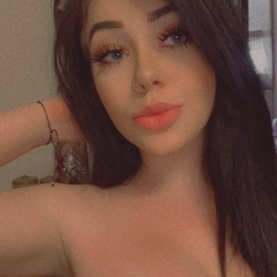 skyinthecloudzz's profile picture. hiii. i study animals, plants, and rocks. and i travel to cool places. ✨ IG : skyinthecloudz