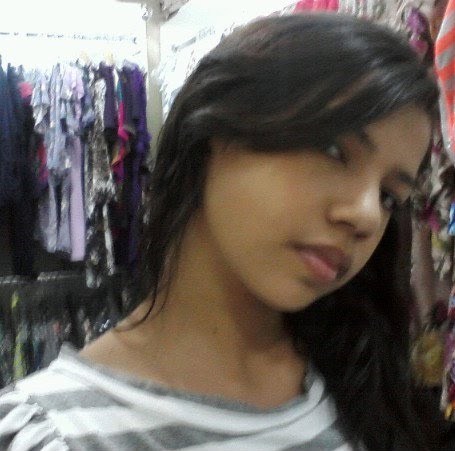 17 anos,São paulina,solteira l curto:Deus,família,amigos,rock,msn,orkut e agora twitter...