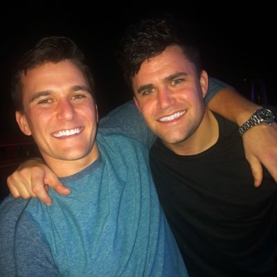 amkron08's profile picture. 