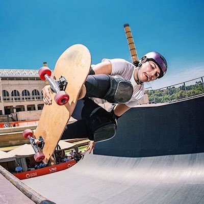 Jornalista que ama skate, surf, viagens, música e aviões.