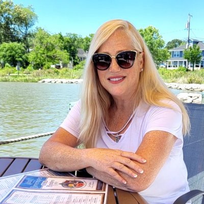A leader in the food lifestyle revolution, promoting a healthy & delicious relationship with everything food. #foodie #recipes #healthy-eating #chef