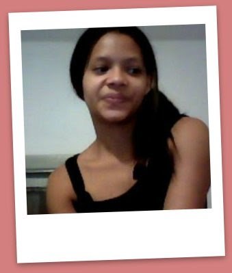 Sou feliz . amo minha familinha .
S2