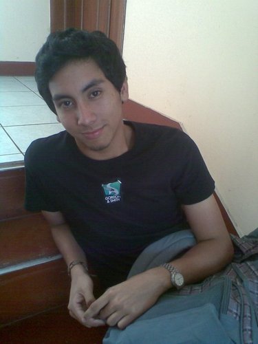 uLiSeZzZz's profile picture. 